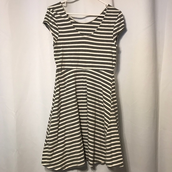 Old Navy Summer Dress - Picture 2 of 8